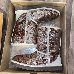 Women’s size 8 Glittery Sequin Uggs